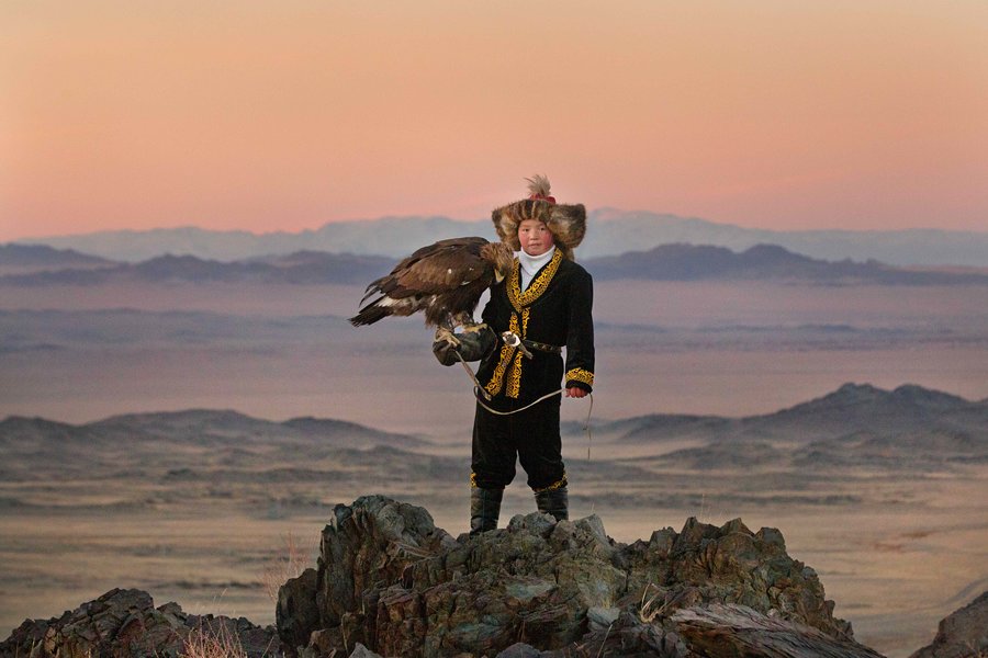 La Jeune Fille et son Aigle - Photo 1 ©Droits réservés